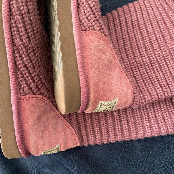 UGG Classic Cardy Knit Boot. Size 9. Please see last photo for description. - Picture 8 of 11